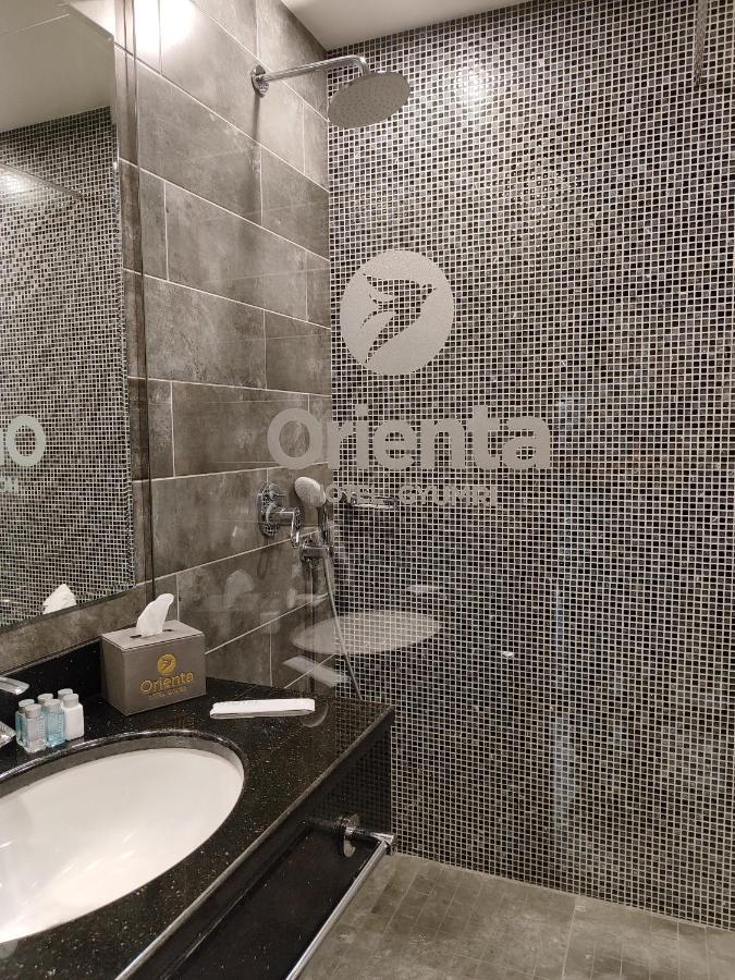 Orienta Hotel Gjumri Exteriör bild